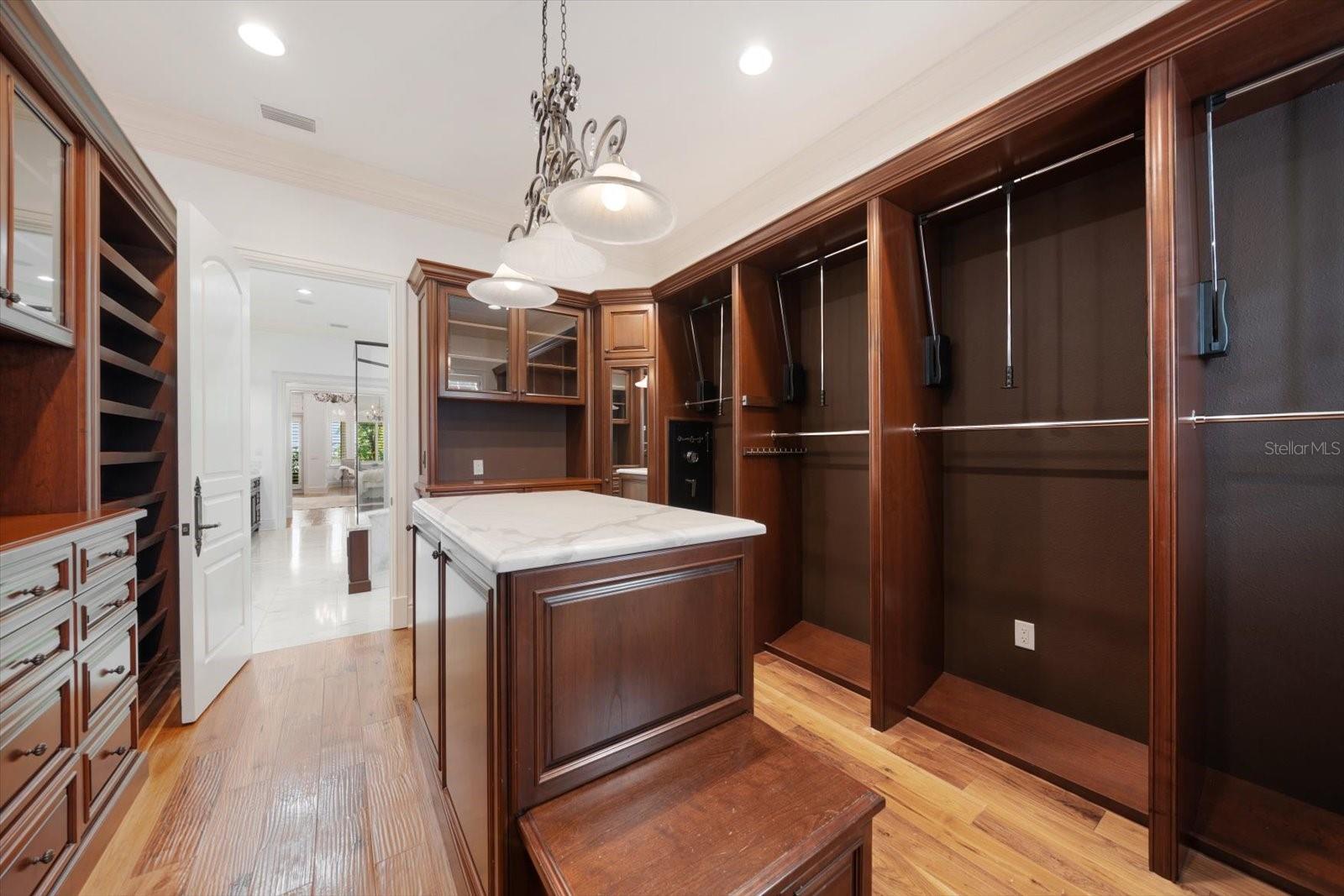 Image 51 of 98 For 118 Harbor View Lane