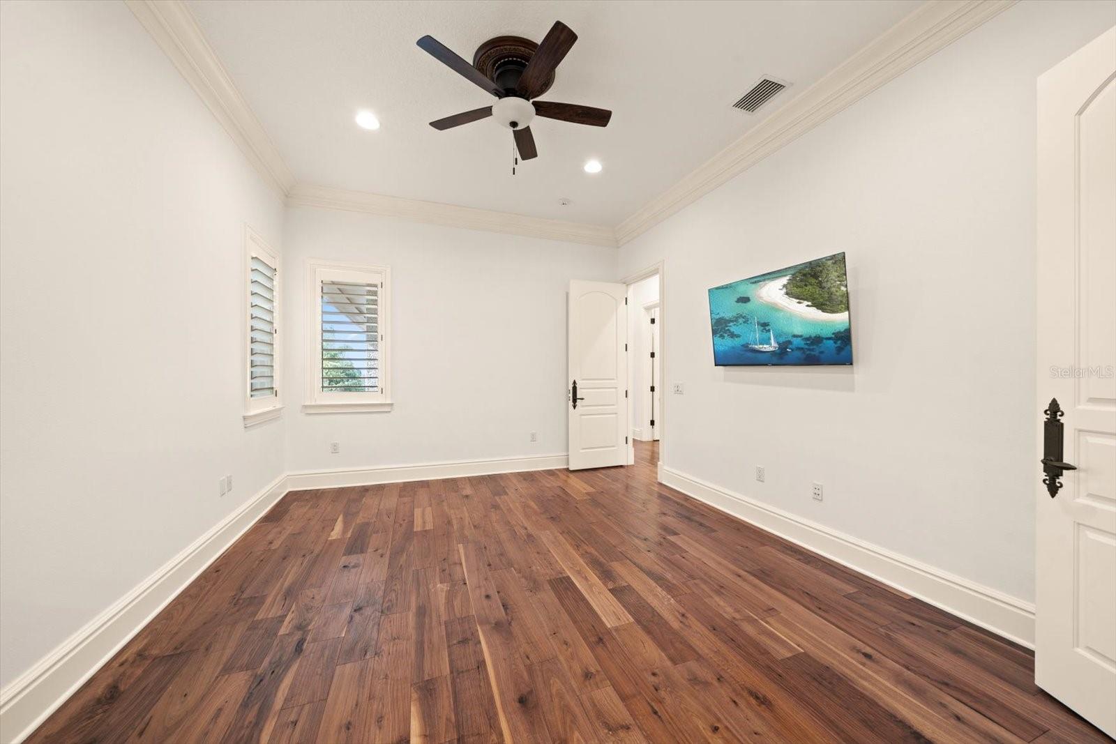 Image 68 of 98 For 118 Harbor View Lane