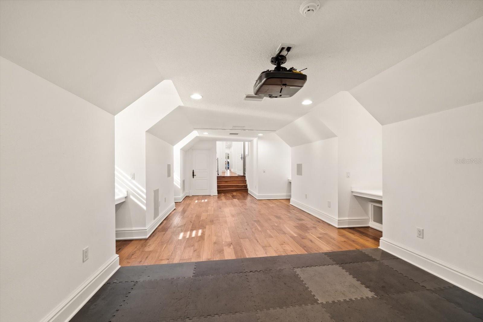 Image 69 of 98 For 118 Harbor View Lane