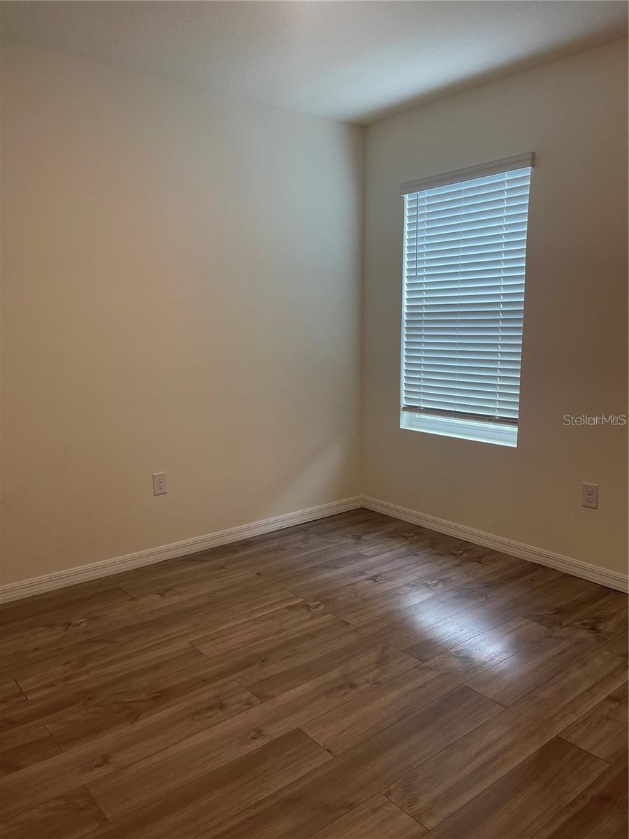 Image 13 of 21 For 33828 Jasmine Star Loop