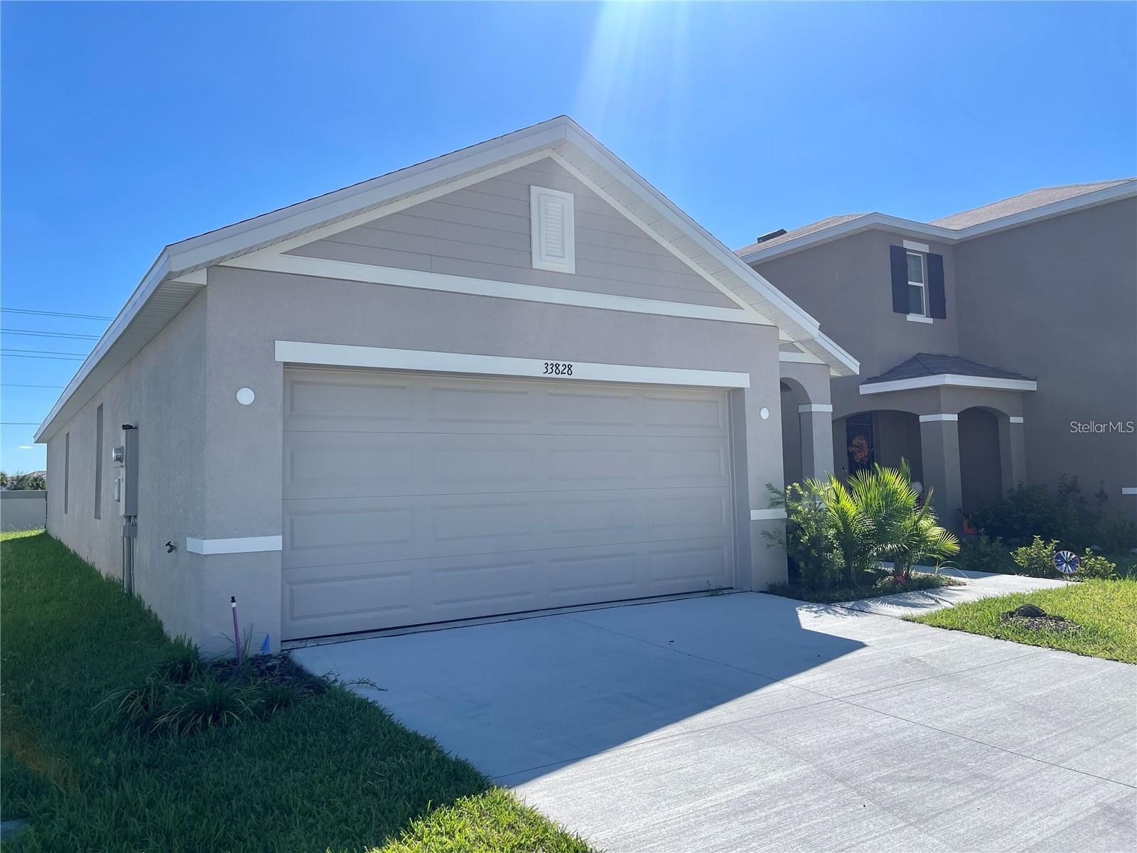 Image 3 of 21 For 33828 Jasmine Star Loop