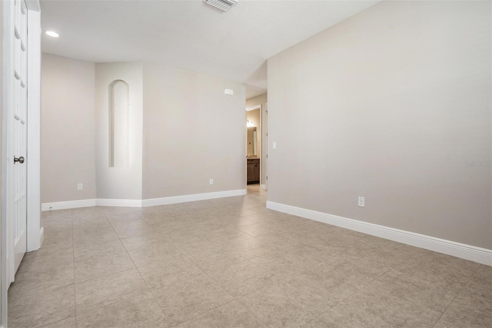 Image 16 of 26 For 11245 Paddock Manor Avenue