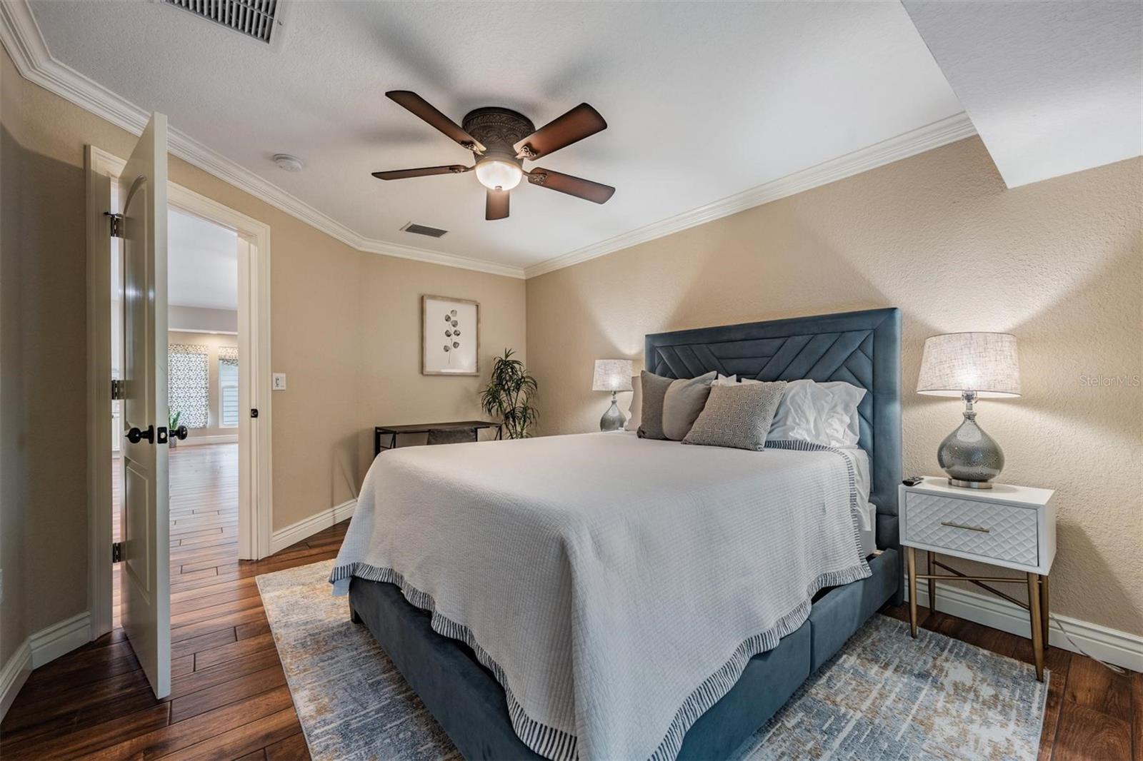 Image 15 of 31 For 118 10th Avenue