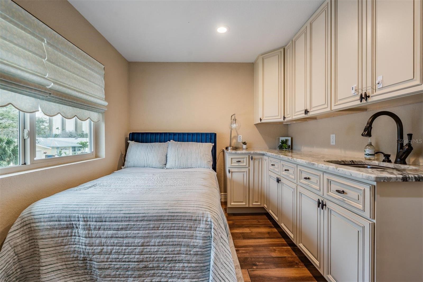 Image 19 of 31 For 118 10th Avenue