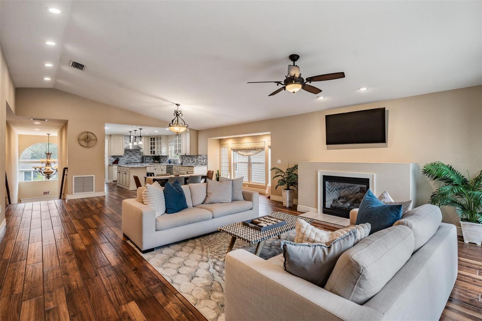 Image 4 of 31 For 118 10th Avenue