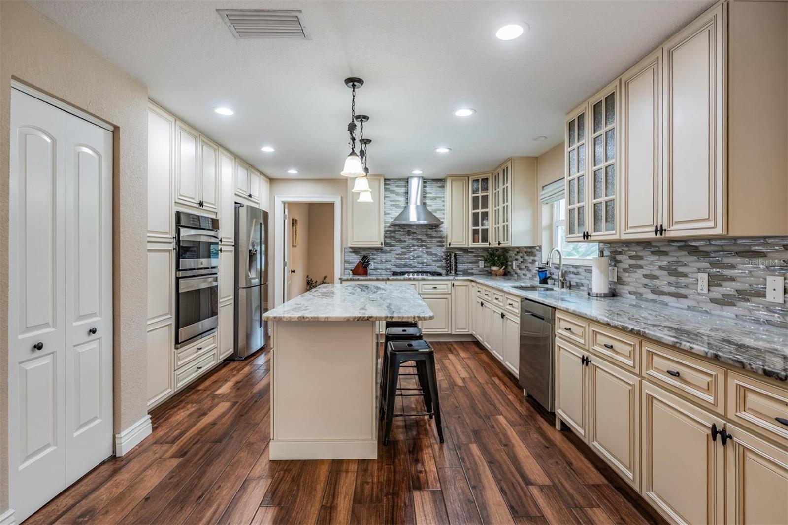 Image 7 of 31 For 118 10th Avenue