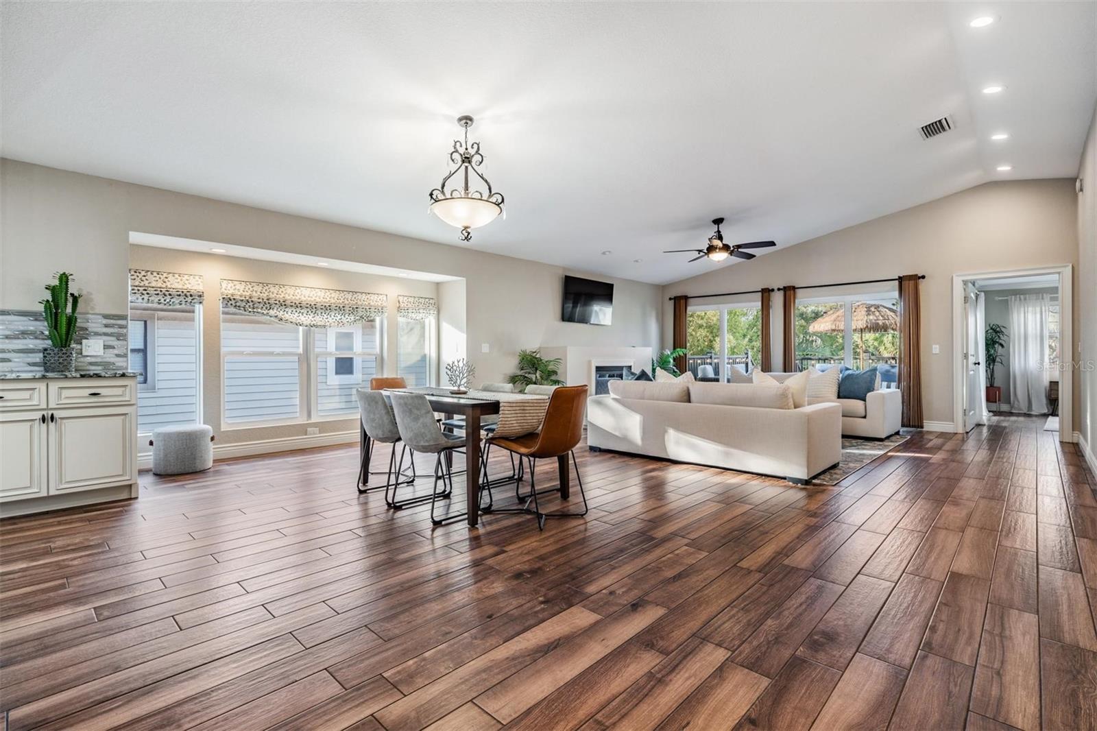 Image 9 of 31 For 118 10th Avenue