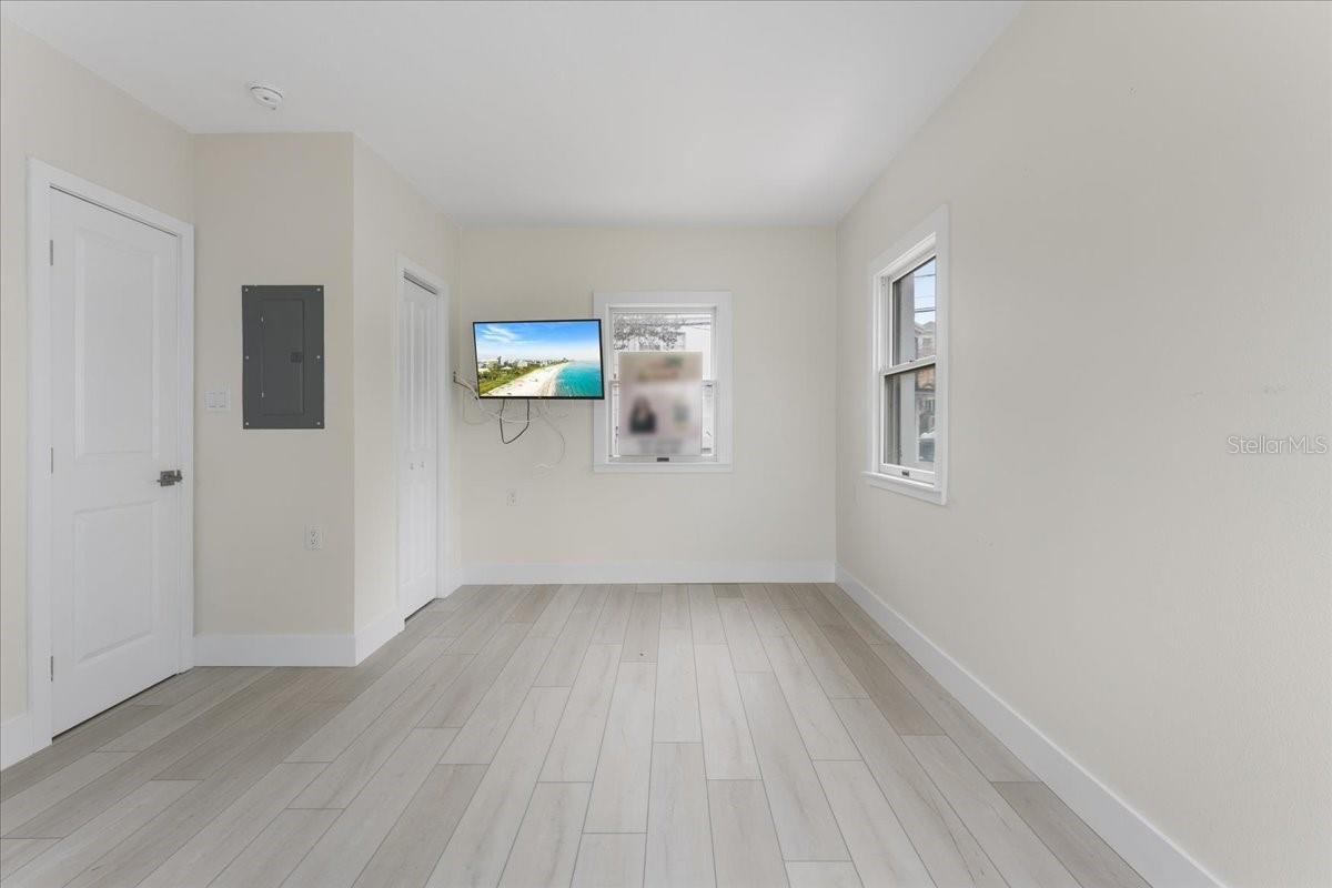 Image 12 of 21 For 483 Shore Drive E2