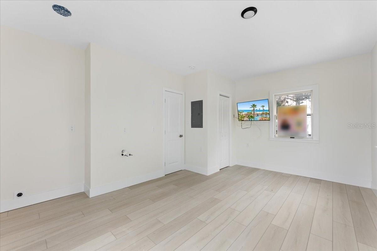 Image 15 of 21 For 483 Shore Drive E2