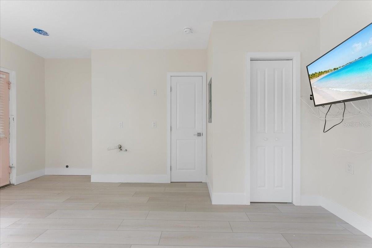 Image 19 of 21 For 483 Shore Drive E2