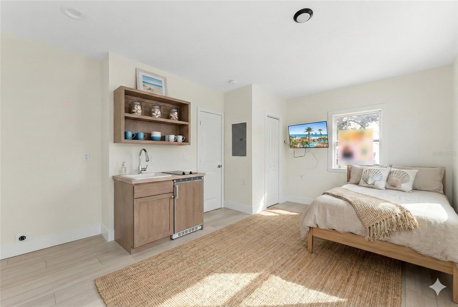 Image 8 of 21 For 483 Shore Drive E2