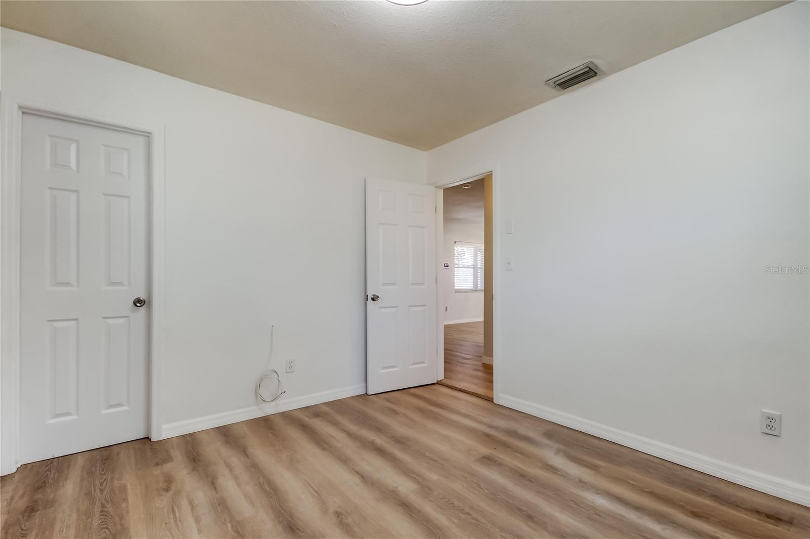 Image 16 of 28 For 5525 Pine Circle Ne