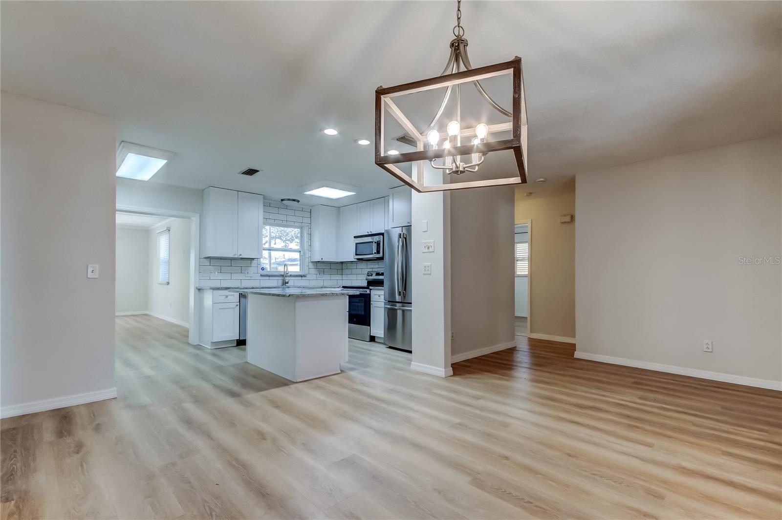 Image 5 of 28 For 5525 Pine Circle Ne