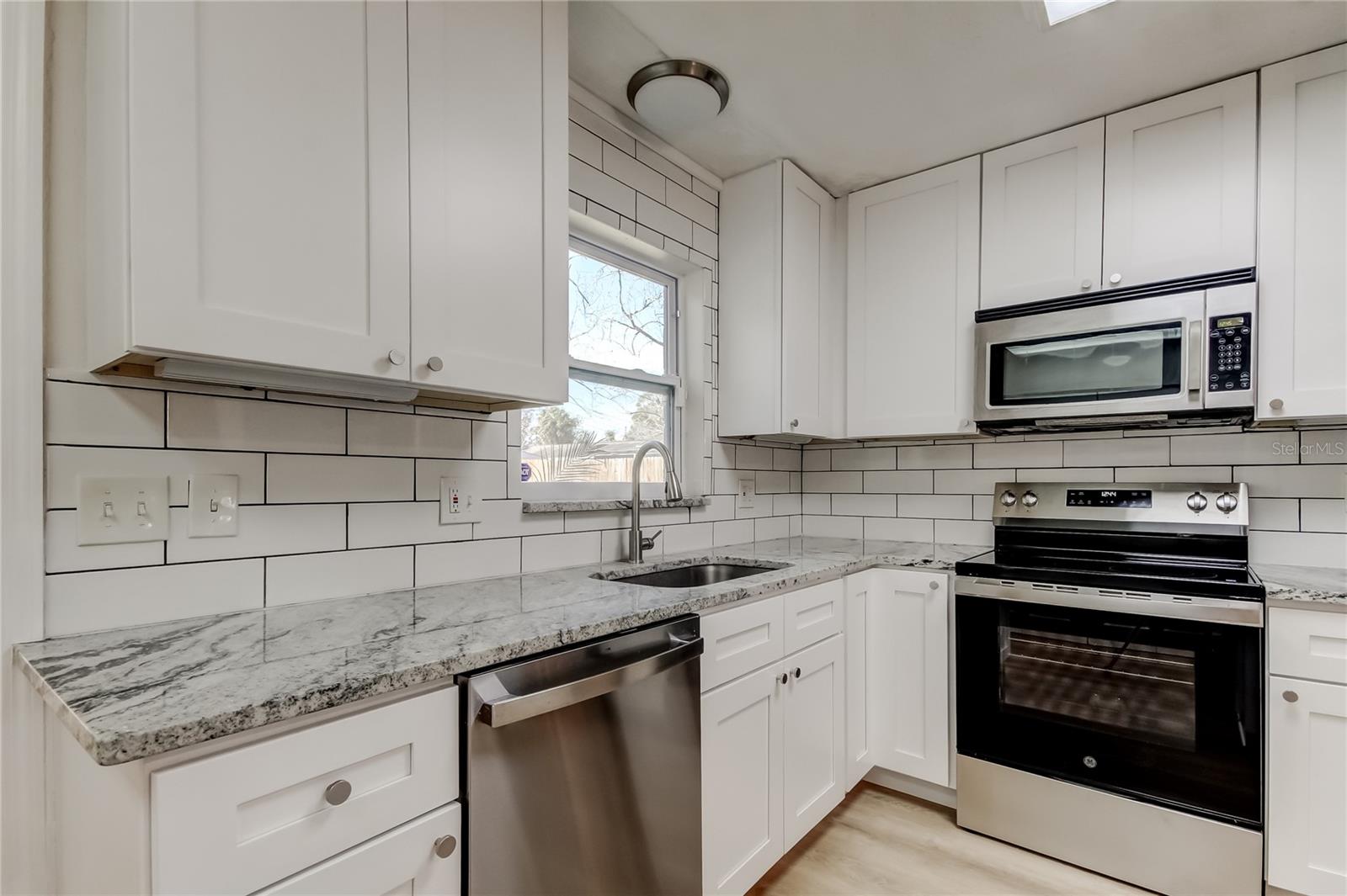 Image 9 of 28 For 5525 Pine Circle Ne