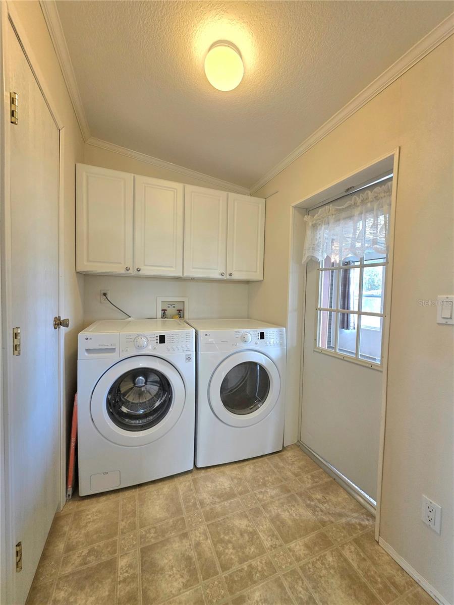 Image 33 of 88 For 37407 Sandra Avenue