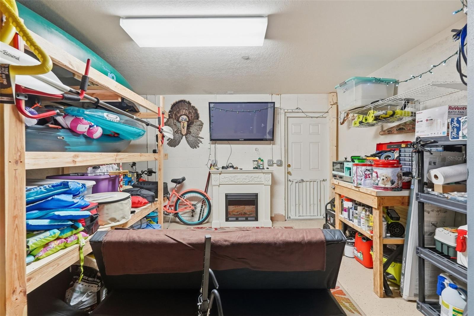 Image 49 of 71 For 9024 White Sage Loop