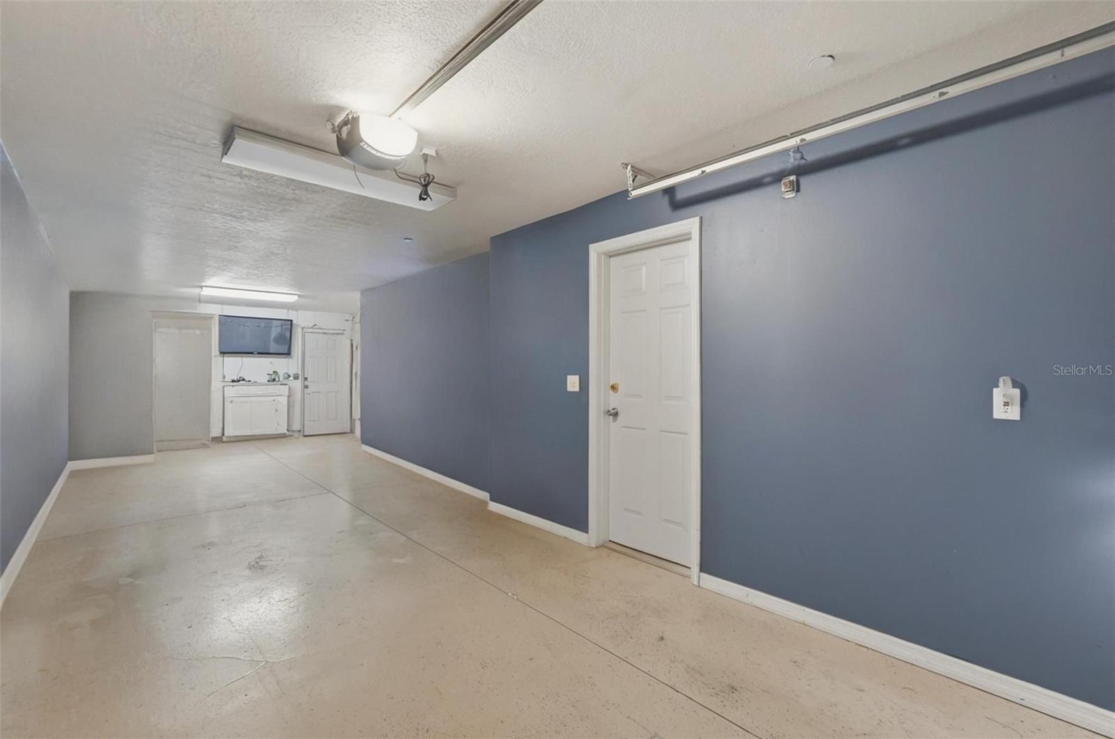 Image 50 of 71 For 9024 White Sage Loop