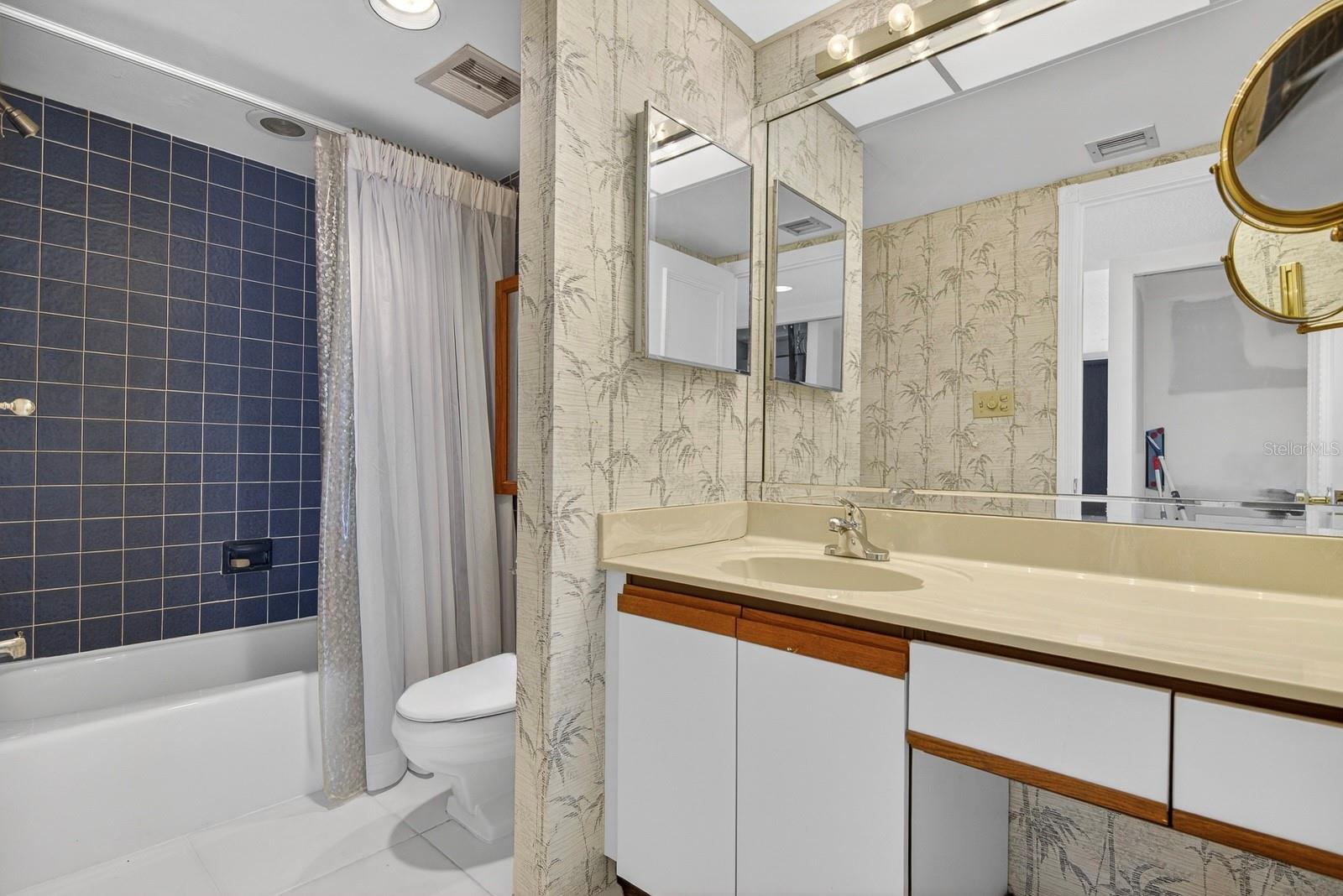 Image 27 of 46 For 7650 Bayshore Drive 1105 & 110