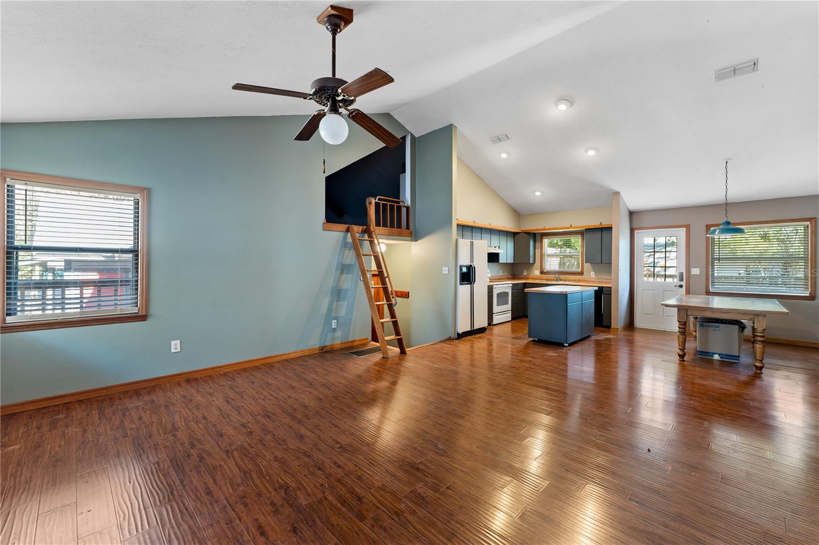 Image 12 of 82 For 10844 Yulee Drive