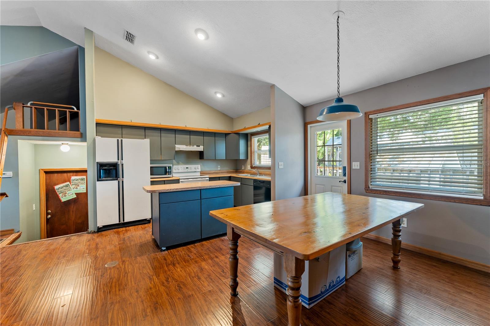 Image 16 of 82 For 10844 Yulee Drive