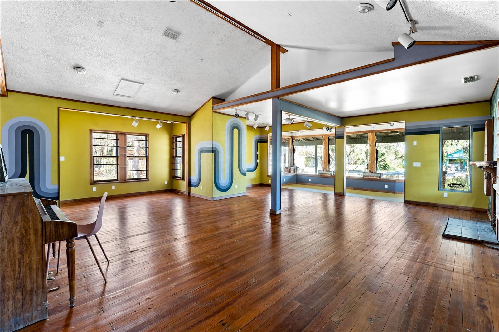 Image 39 of 82 For 10844 Yulee Drive