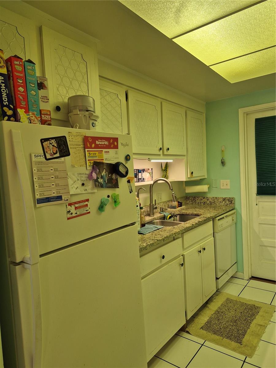 Image 18 of 21 For 6000 20th Street N 116