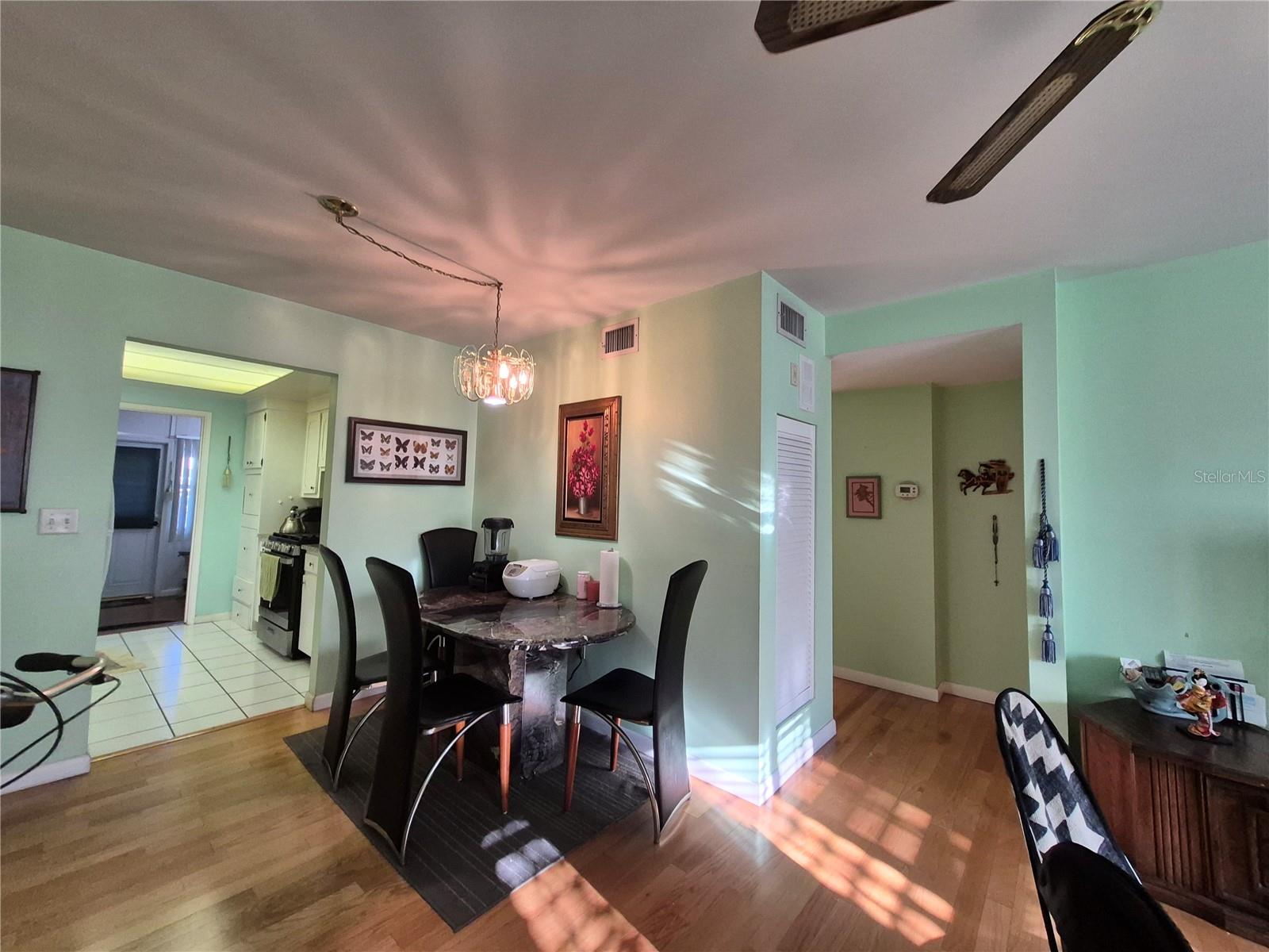 Image 8 of 21 For 6000 20th Street N 116