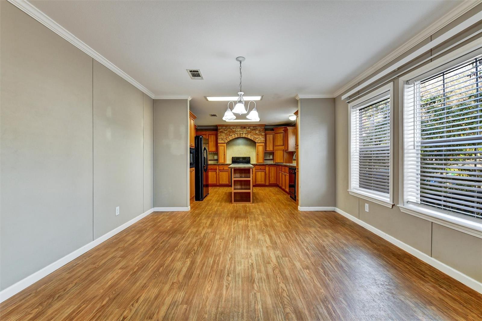 Image 16 of 38 For 312 Aristides Street