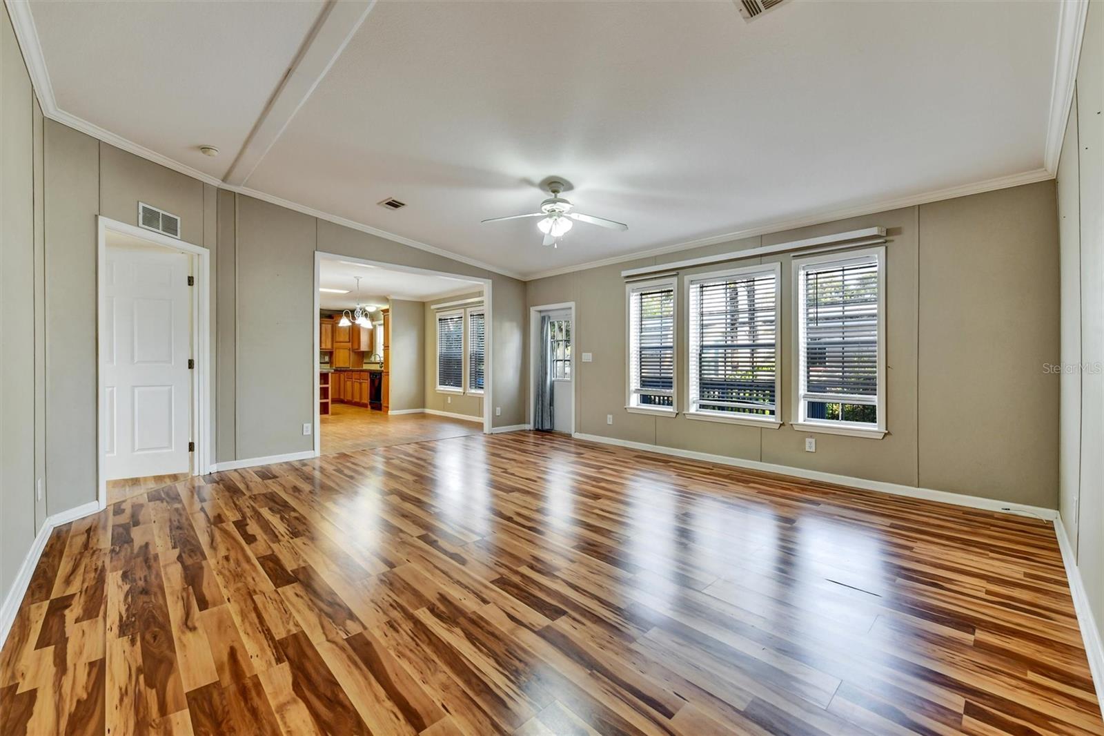 Image 18 of 38 For 312 Aristides Street