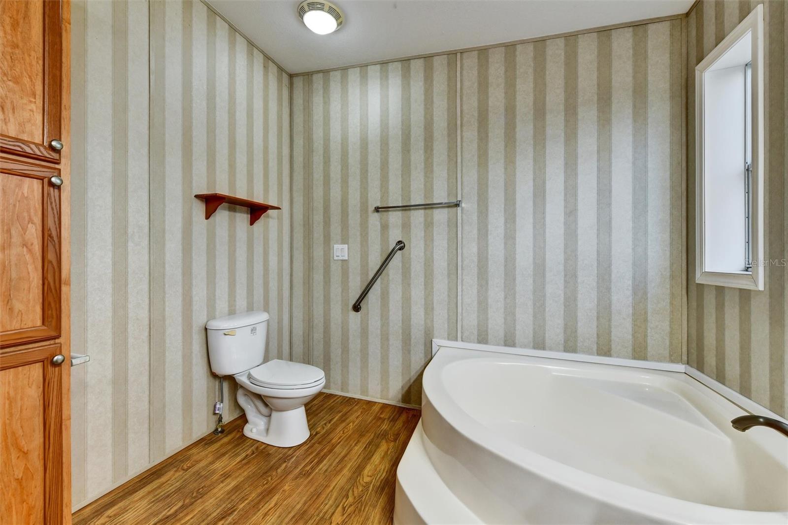 Image 23 of 38 For 312 Aristides Street