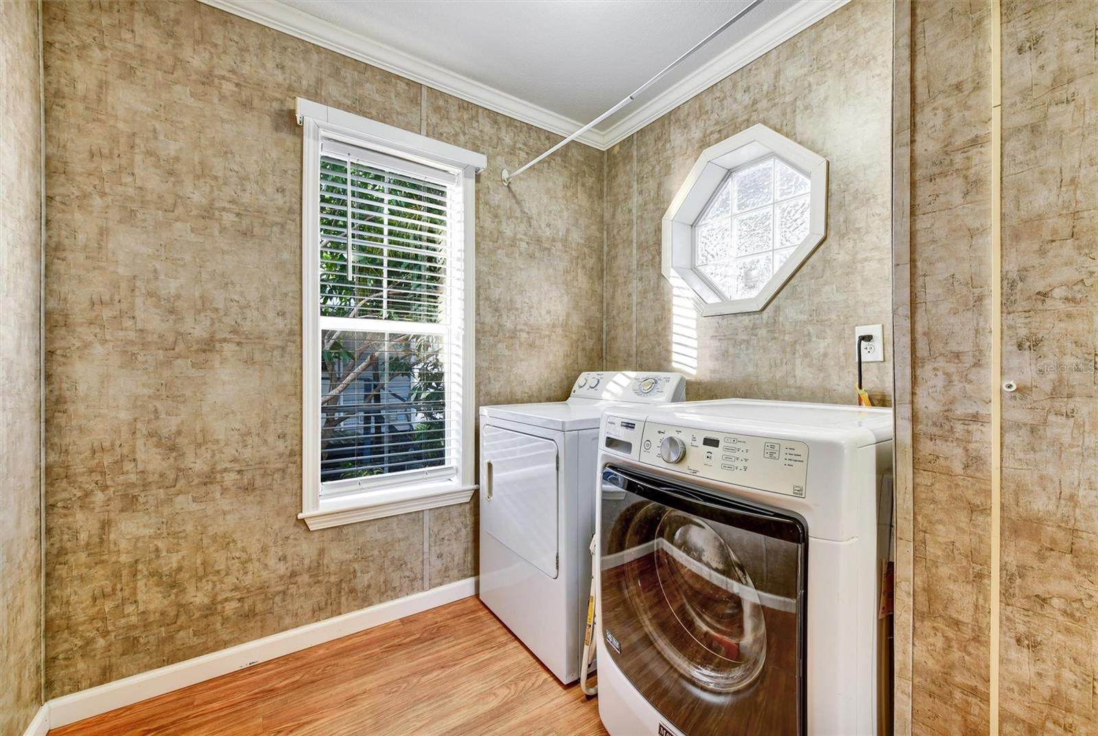 Image 4 of 38 For 312 Aristides Street