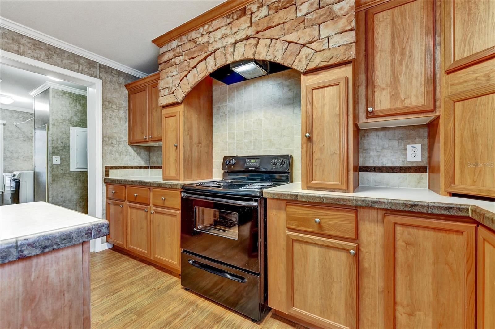 Image 8 of 38 For 312 Aristides Street