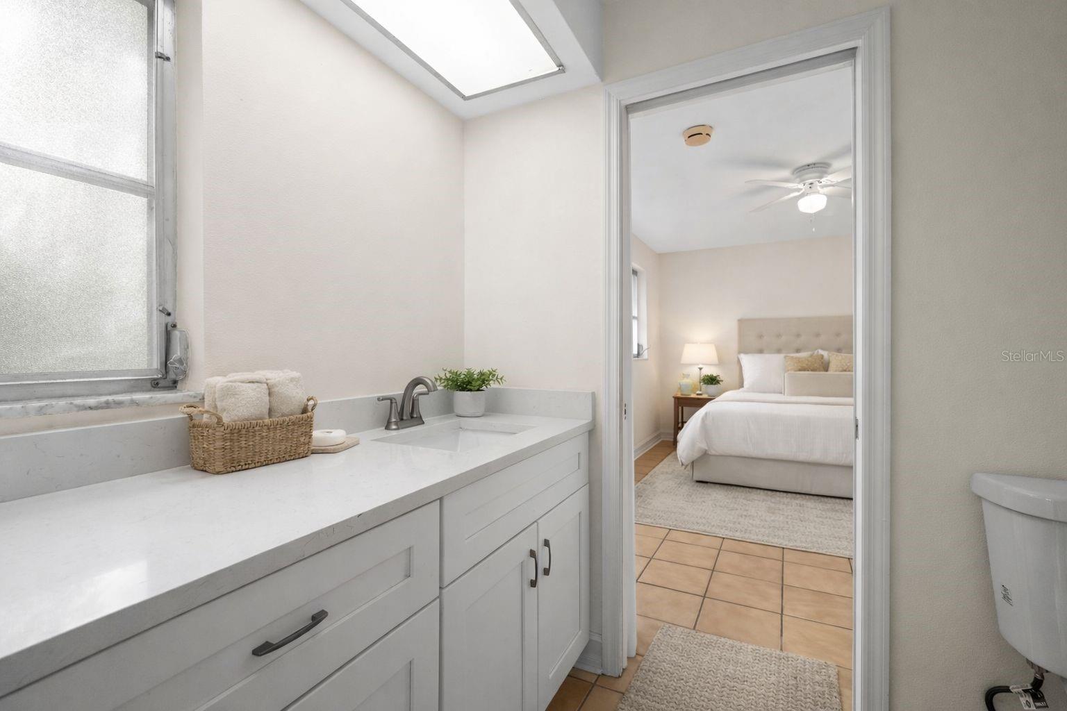 Image 11 of 31 For 5254 Venetian Boulevard Ne