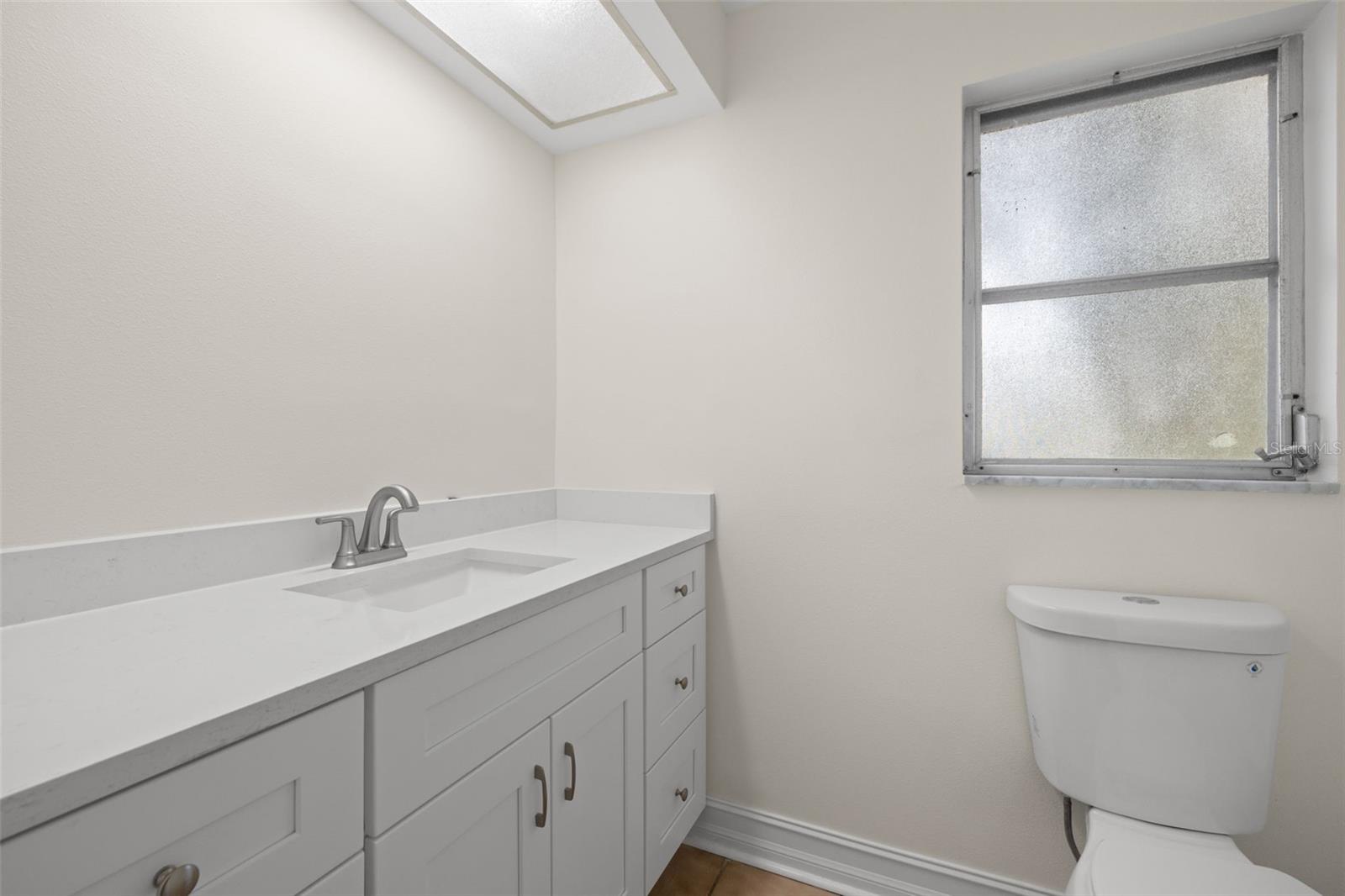 Image 24 of 31 For 5254 Venetian Boulevard Ne