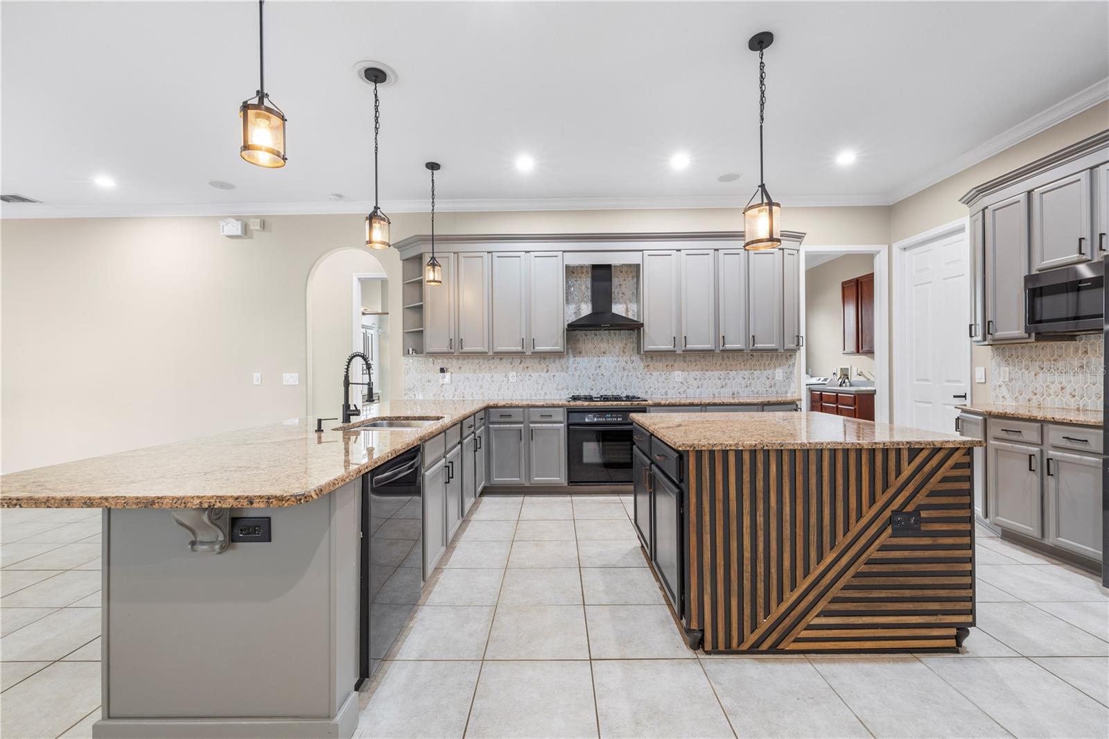 Image 9 of 76 For 3640 Ballastone Drive