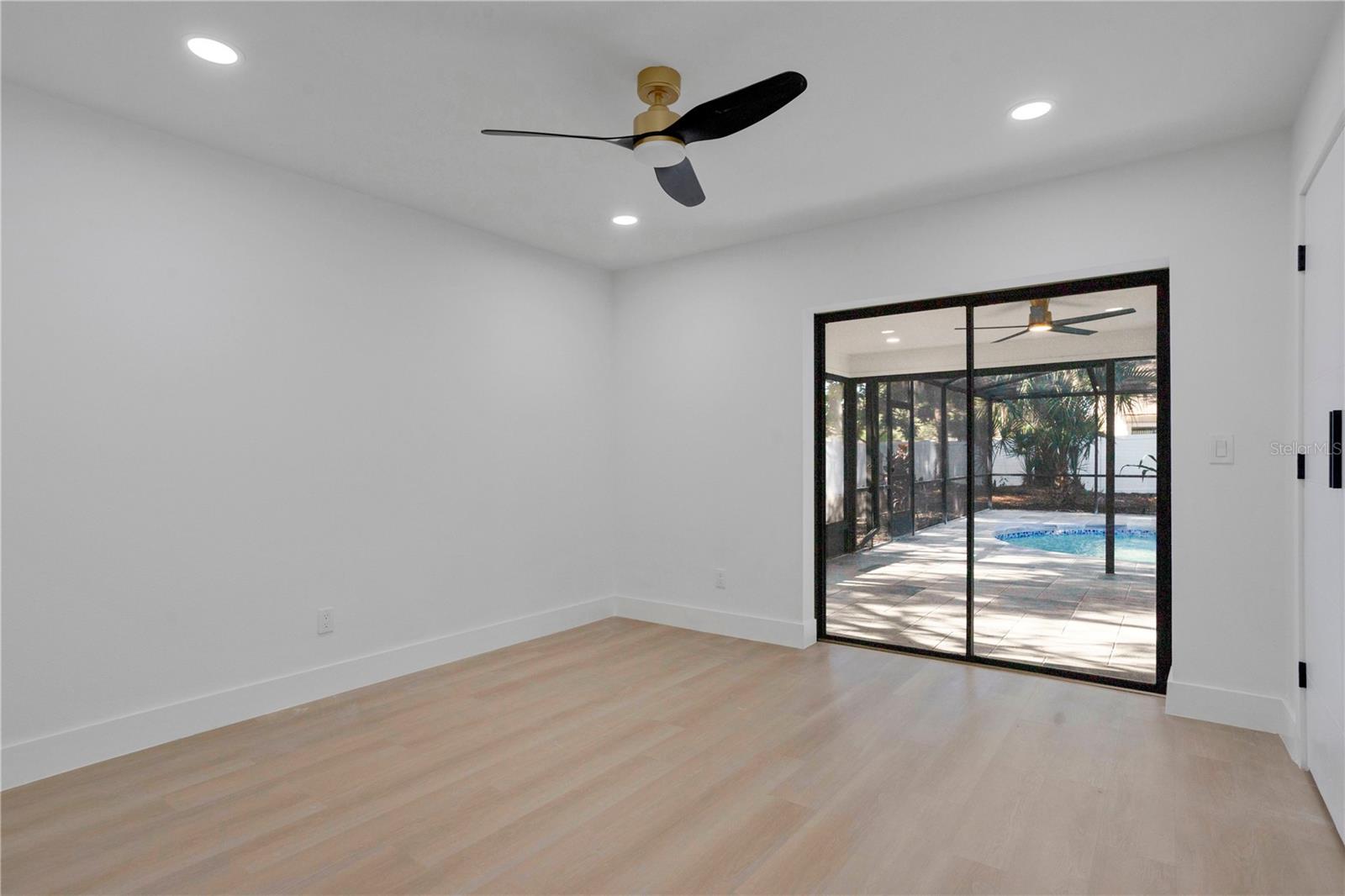 Image 20 of 48 For 2894 Rollingwood Court