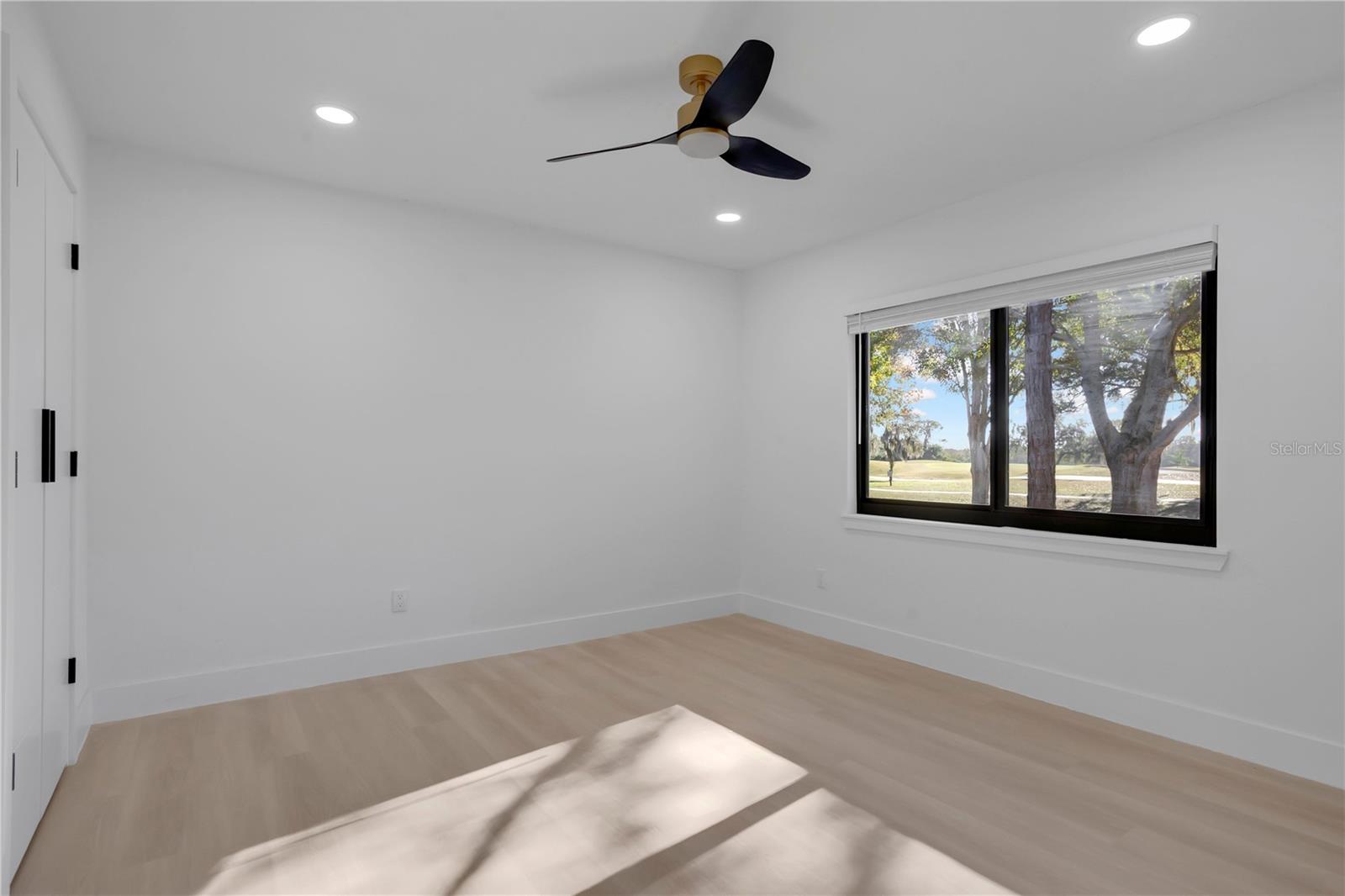 Image 23 of 48 For 2894 Rollingwood Court