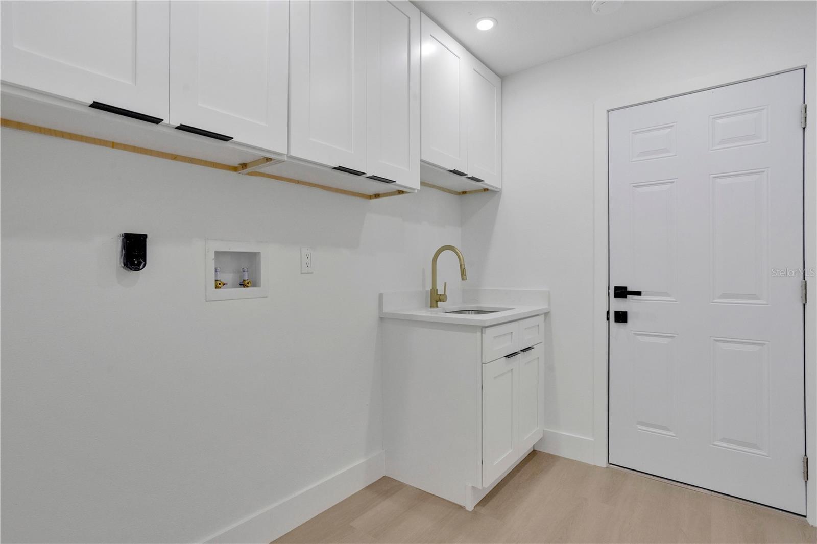 Image 26 of 48 For 2894 Rollingwood Court