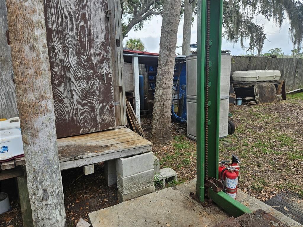 Image 21 of 41 For 1559 Fishcreek Point