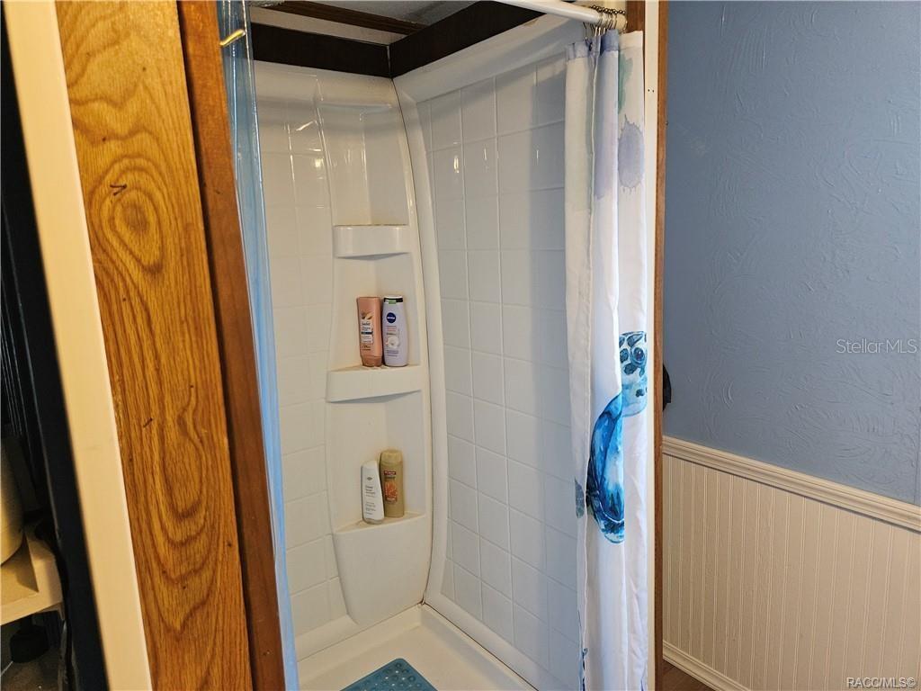 Image 29 of 41 For 1559 Fishcreek Point