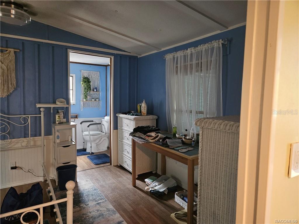 Image 31 of 41 For 1559 Fishcreek Point