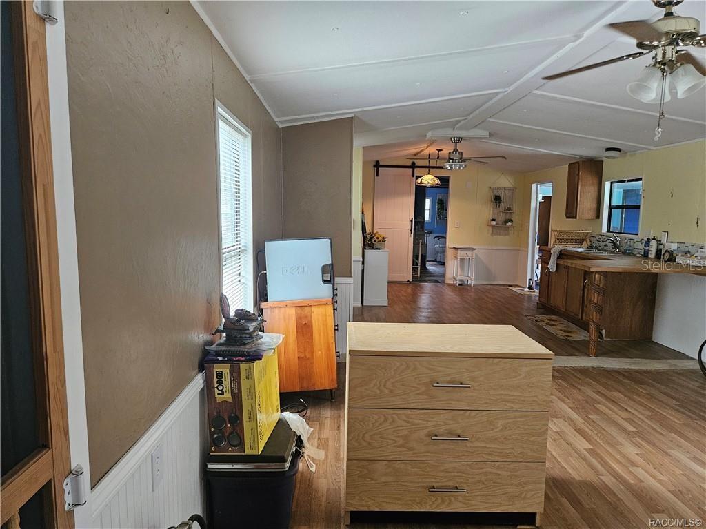 Image 34 of 41 For 1559 Fishcreek Point