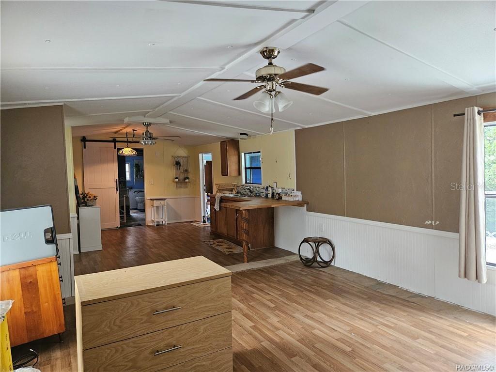 Image 35 of 41 For 1559 Fishcreek Point