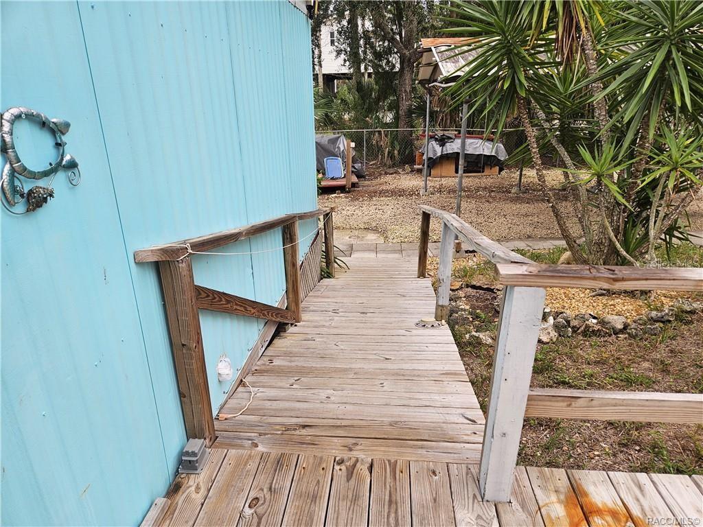 Image 37 of 41 For 1559 Fishcreek Point