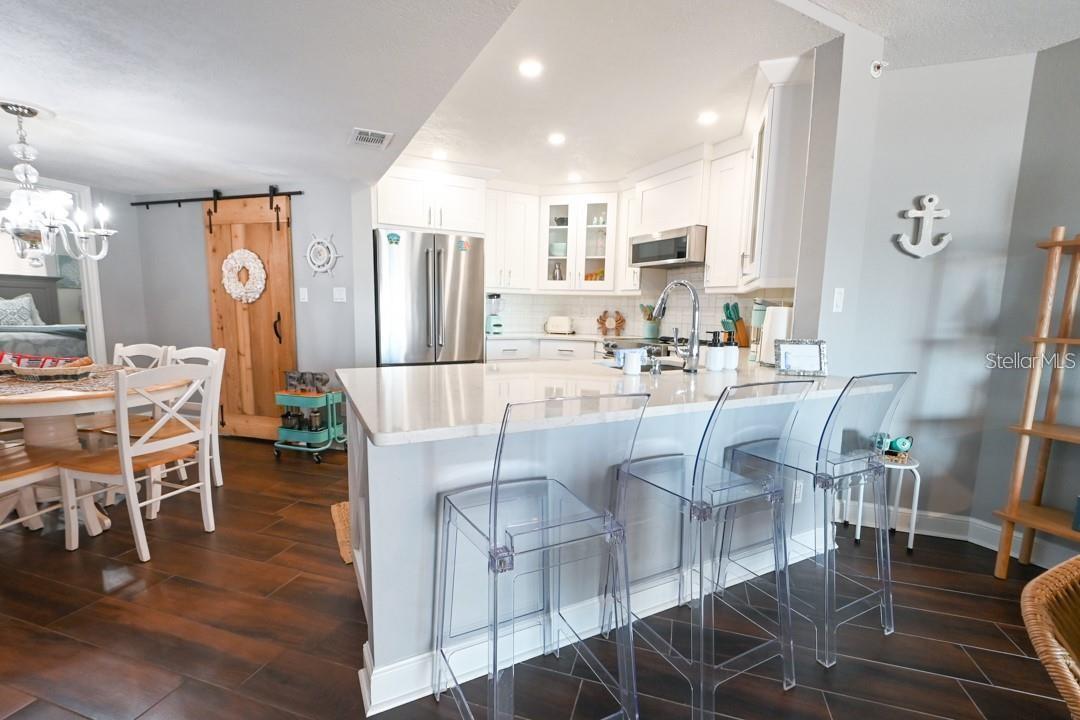 Image 10 of 42 For 18450 Gulf Boulevard 103