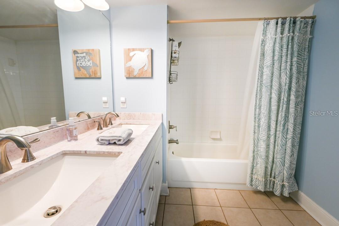 Image 17 of 42 For 18450 Gulf Boulevard 103