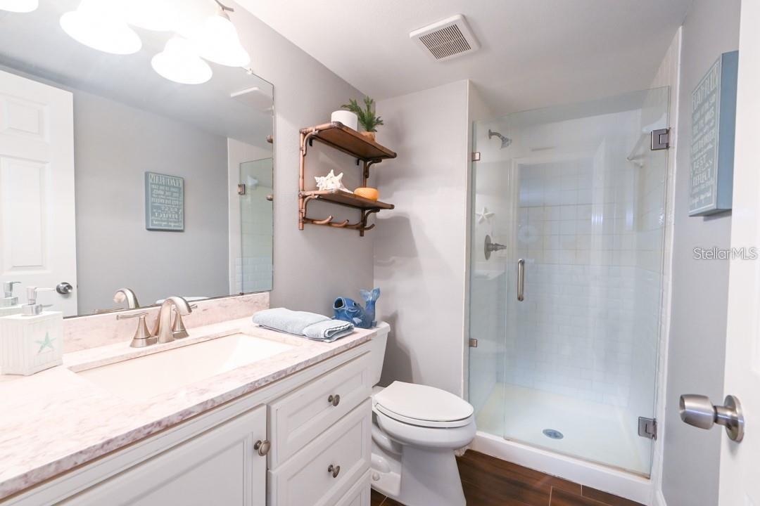 Image 25 of 42 For 18450 Gulf Boulevard 103