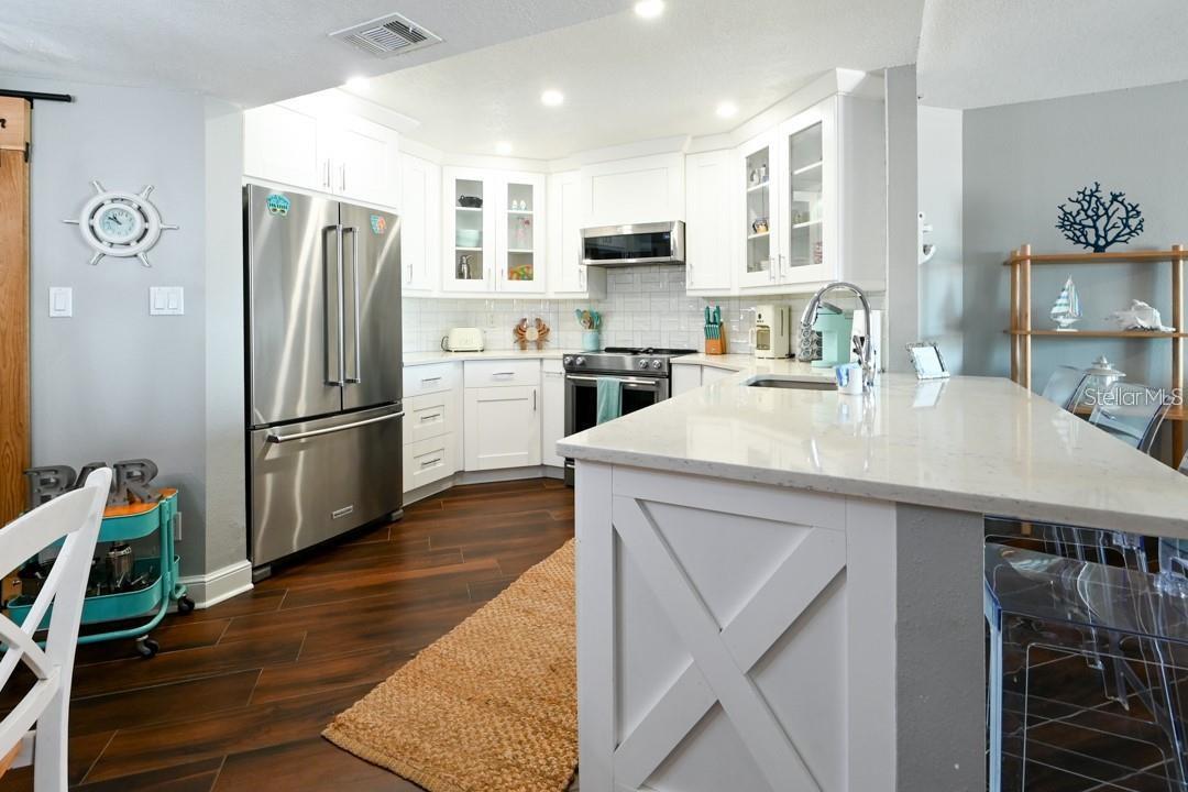 Image 9 of 42 For 18450 Gulf Boulevard 103