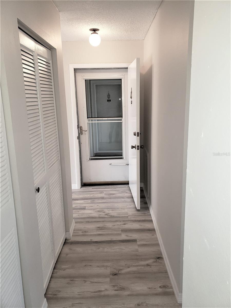 Image 12 of 33 For 2707 41st Avenue S 187