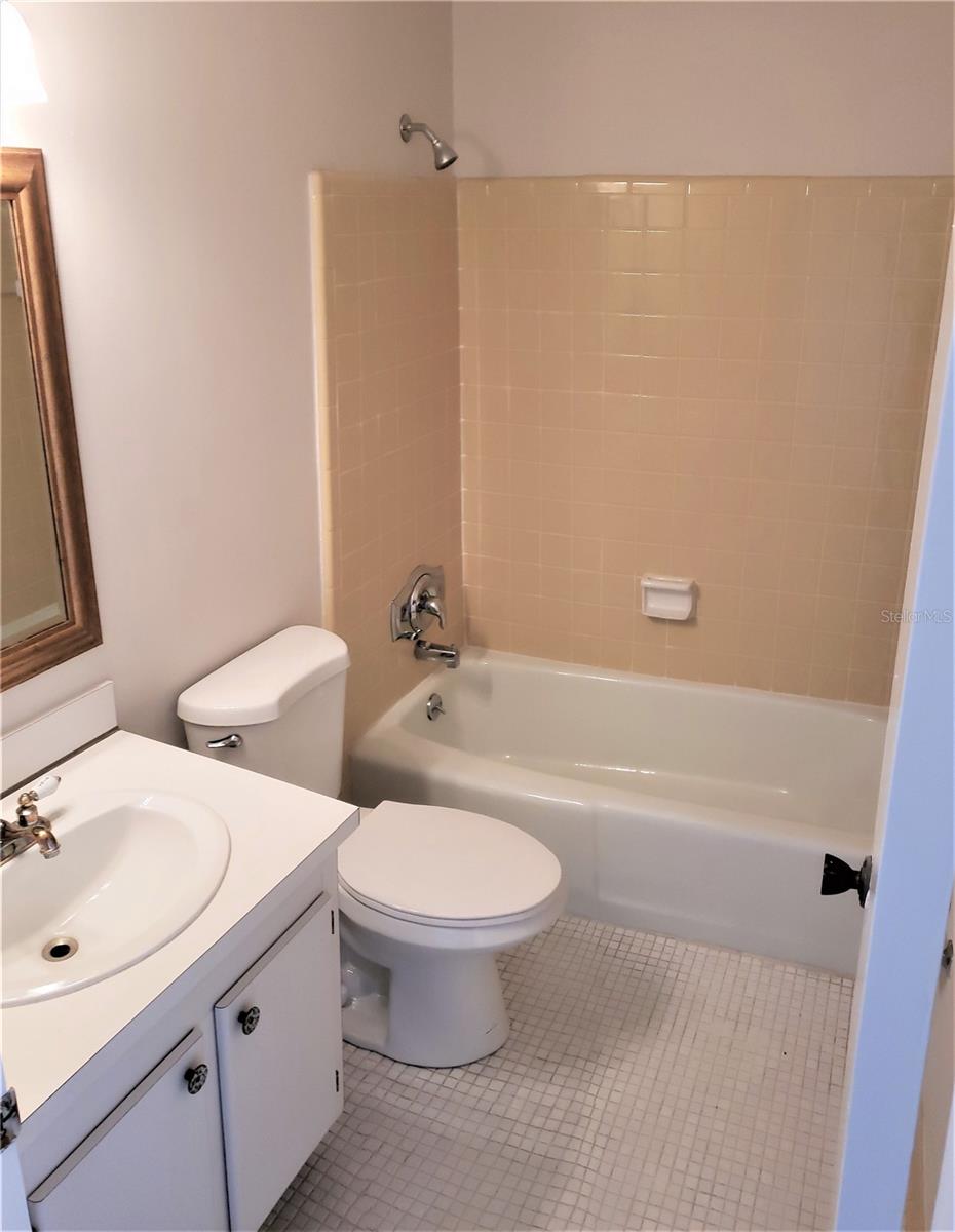 Image 20 of 33 For 2707 41st Avenue S 187